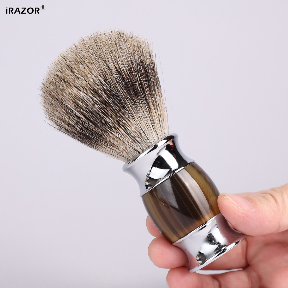 Men'S Grooming Tool - iRAZOR シルバーチップ シェービングブラシ メンズ用 手作りの樹脂製ハンドル 手動ウェットシェーブ